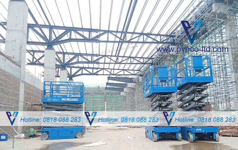 thuê xe nâng người cắt kéo tại Hà Nam
